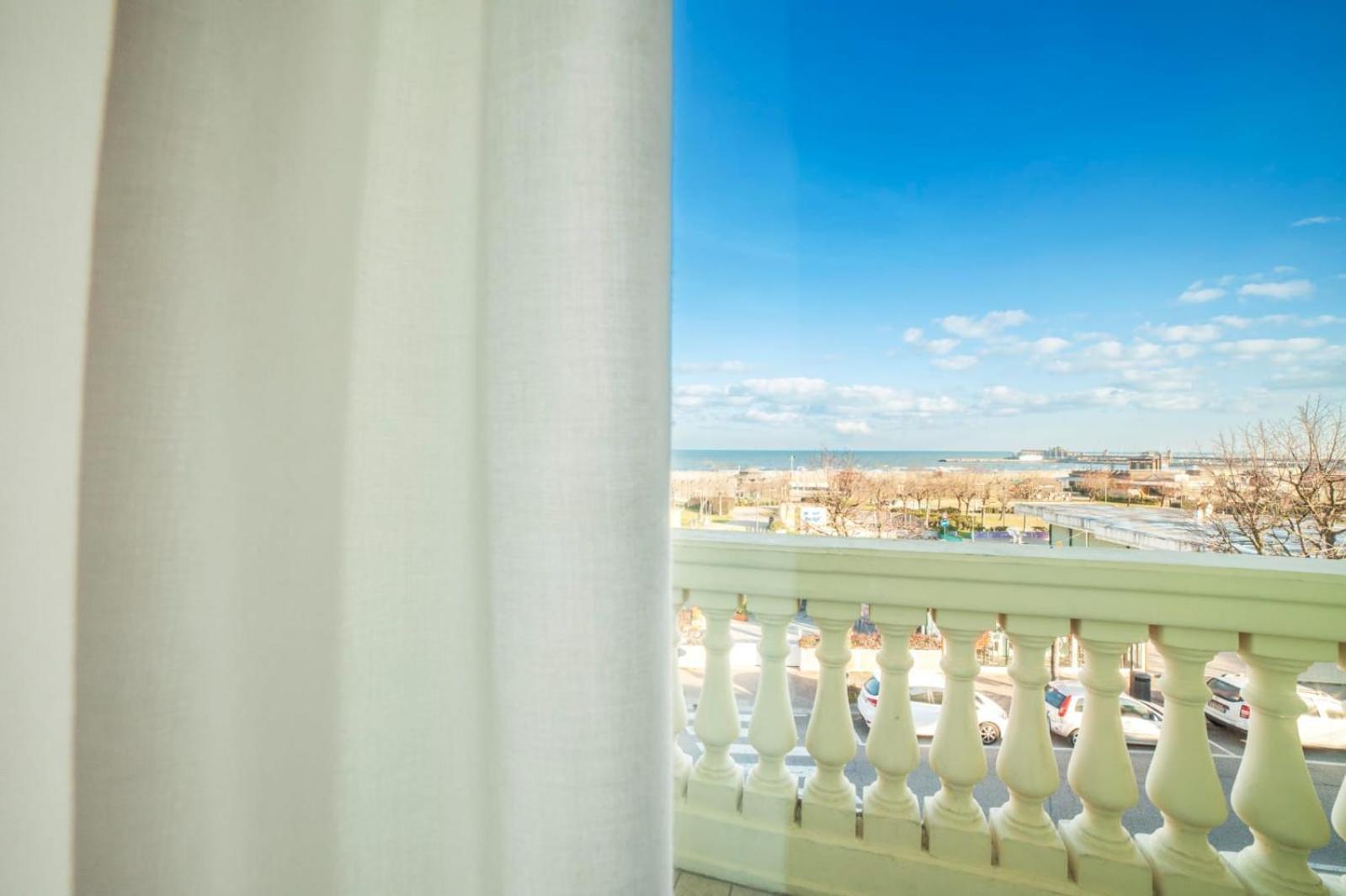 Hotel Nuovo Belvedere Ρίμινι Εξωτερικό φωτογραφία